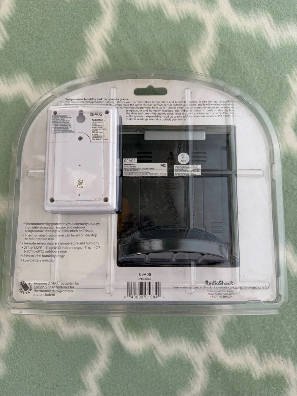 NEW Wireless Indoor/Outdoor Atomic Clock Thermometer Hygrometer